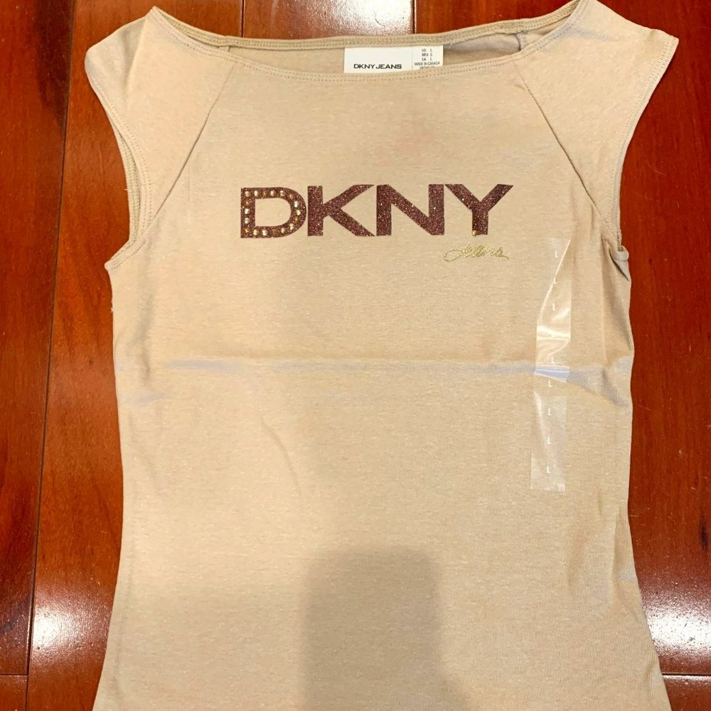 DKNY Junior's Logo T-Shirt - Large - New with Tags